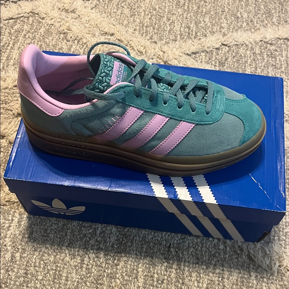 Adidas Women's Green and Pink Sneakers